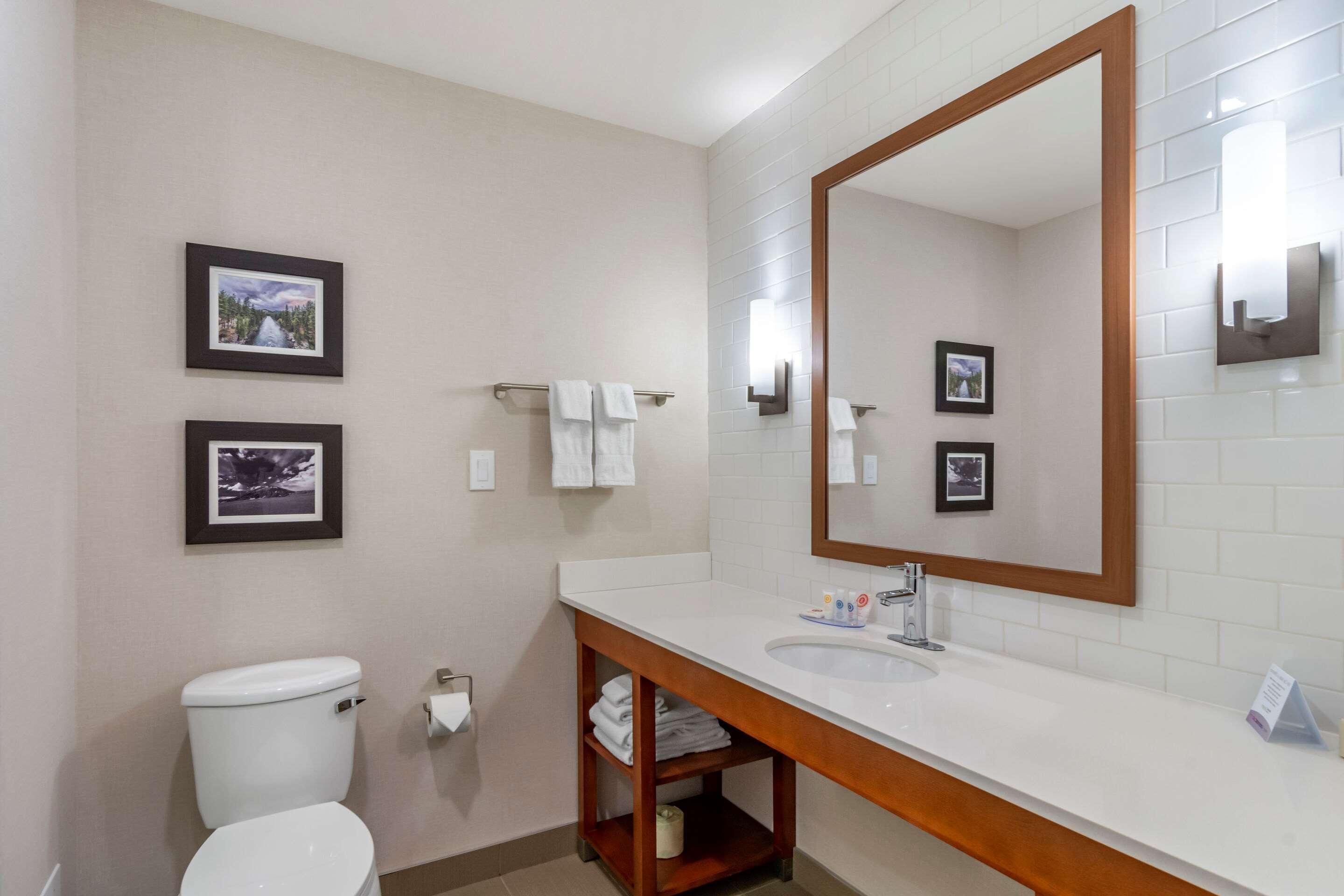 Comfort Inn & Suites Valemount Luaran gambar